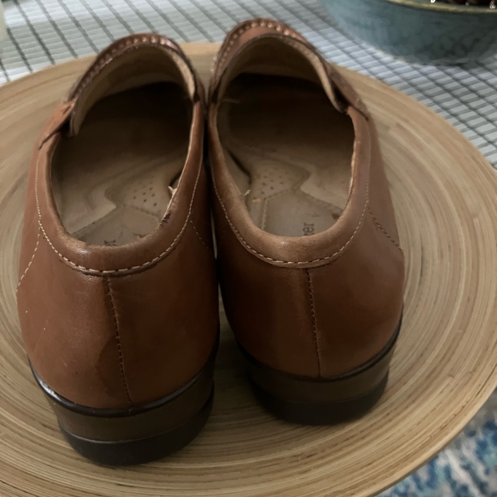 Naturalizer Tan Loafers - Picture 3 of 5